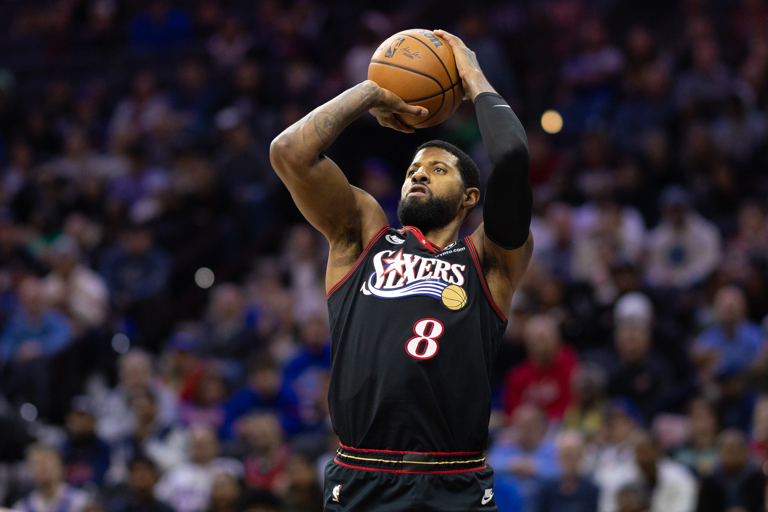 28圈相信品牌的力量-中规中矩！保罗·乔治12中6拿到14分4板5助2断 正负值+9